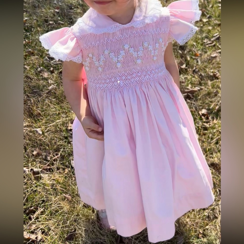 Pink Smocked Dress with Lace Details size 0(2t?) vintage Peter Pan style dress